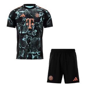 ست تی شرت و شلوارک ورزشی مردانه مدل بایرن مونیخ away 2025
