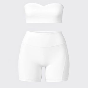 ست نیم‌تنه و شلوارک ورزشی زنانه مدل evoskin