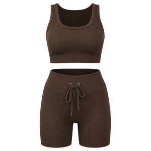 ست نیم‌تنه و شلوارک ورزشی زنانه مدل gs m 181402