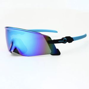 عینک ورزشی اوکلی مدل کاتو 55 مناسب برای انواع ورزش