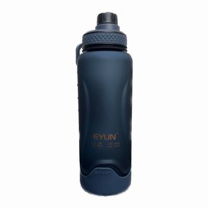 قمقمه مدل eyun گنجایش 0.7 لیتر