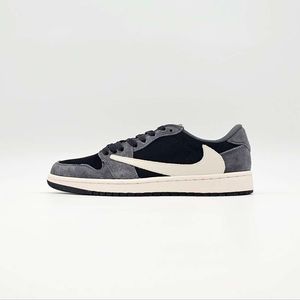 کفش پیاده‌روی ایر جردن مدل ولف گری