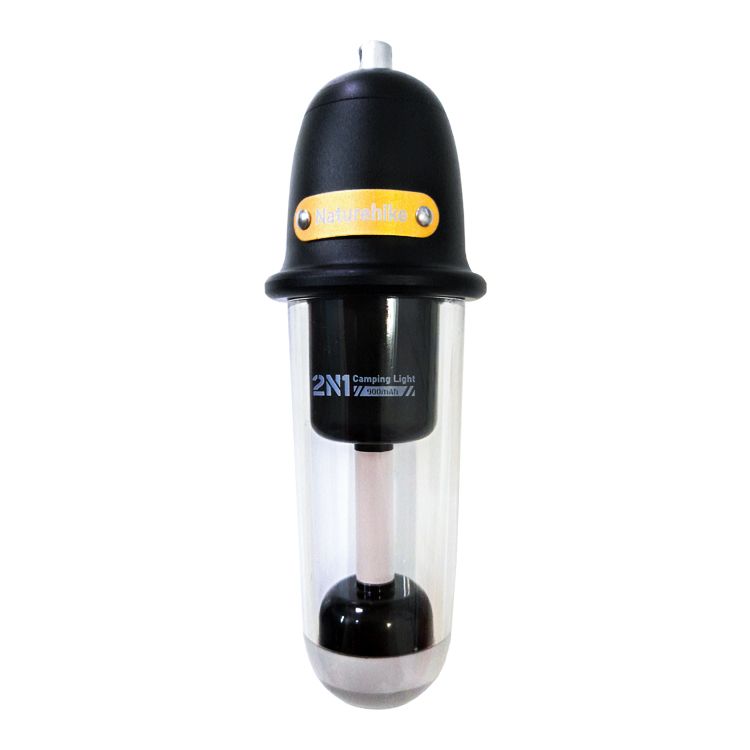 چراغ کمپینگ نیچرهایک مدل cnk2350zm010 با نور آفتابی